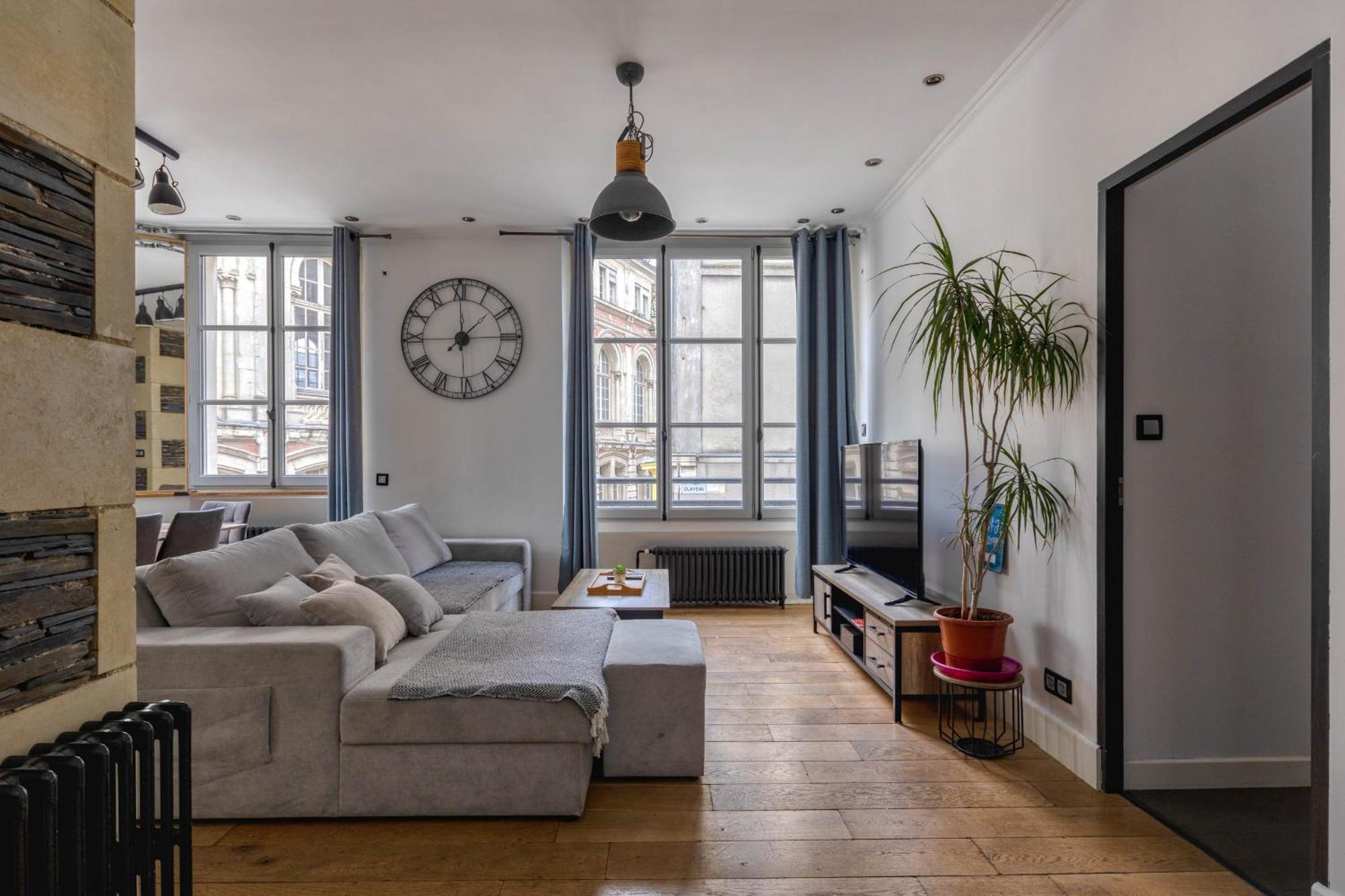 Appartement Spacieux Au Coeur D'Angers Etage 1 - 6 Personnes Exterior foto